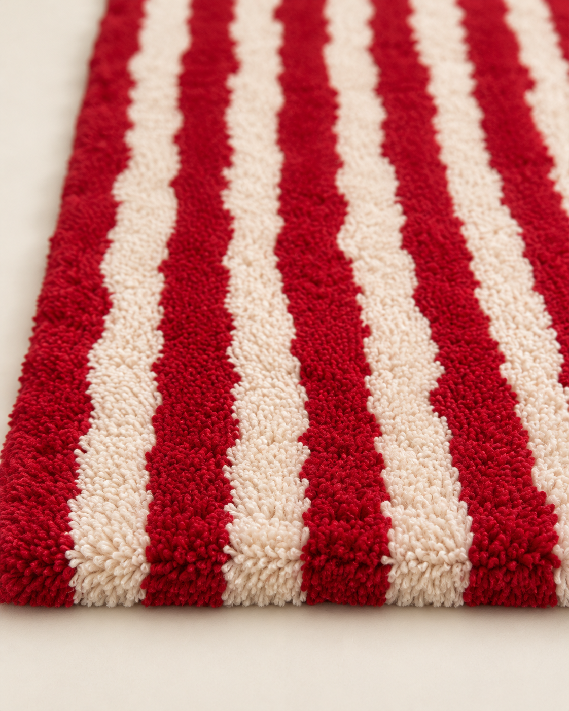 Bath Mat – Red & White